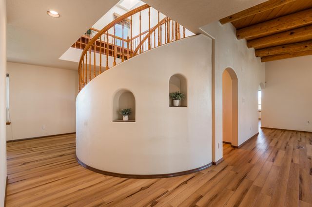 9231 Oakland Avenue NE, Albuquerque, NM 87122