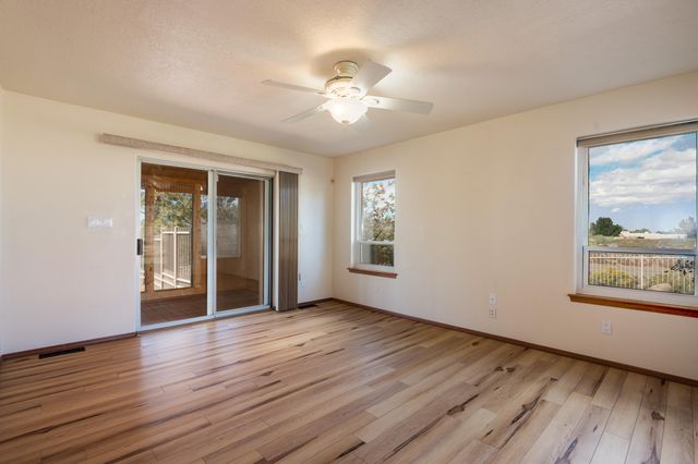 9231 Oakland Avenue NE, Albuquerque, NM 87122