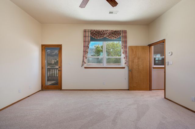 9231 Oakland Avenue NE, Albuquerque, NM 87122