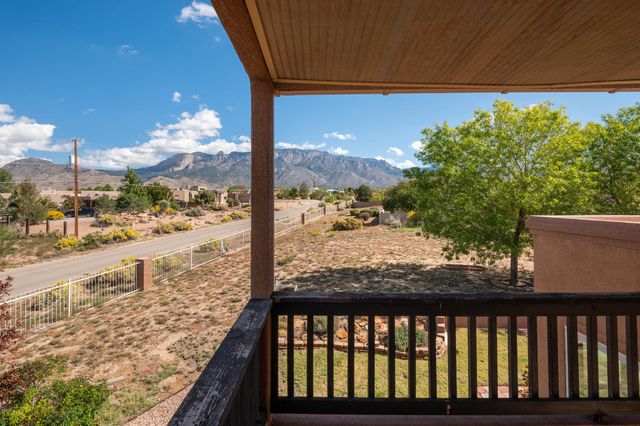 9231 Oakland Avenue NE, Albuquerque, NM 87122