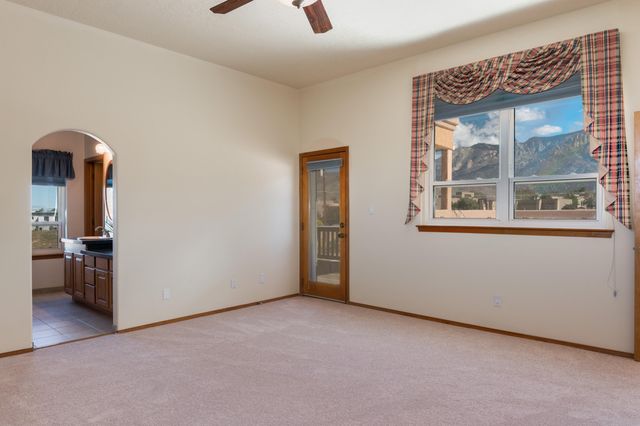 9231 Oakland Avenue NE, Albuquerque, NM 87122
