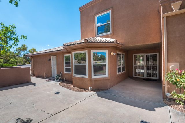 9231 Oakland Avenue NE, Albuquerque, NM 87122