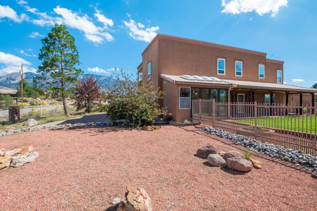 9231 Oakland Avenue NE, Albuquerque, NM 87122