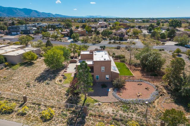 9231 Oakland Avenue NE, Albuquerque, NM 87122