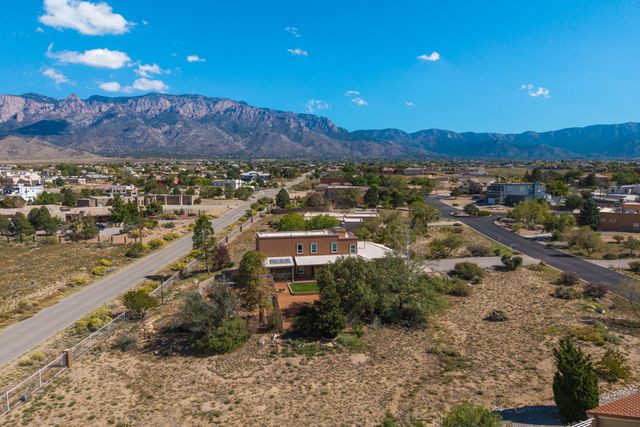 9231 Oakland Avenue NE, Albuquerque, NM 87122