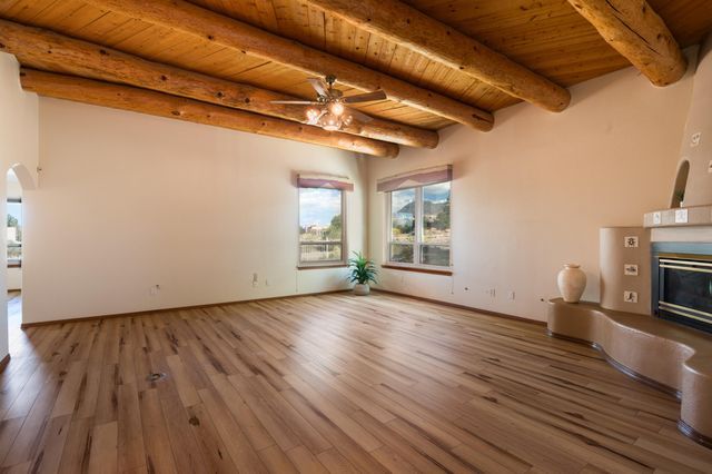 9231 Oakland Avenue NE, Albuquerque, NM 87122