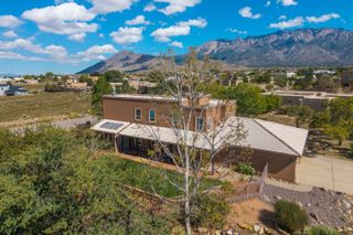 9231 Oakland Avenue NE, Albuquerque, NM 87122