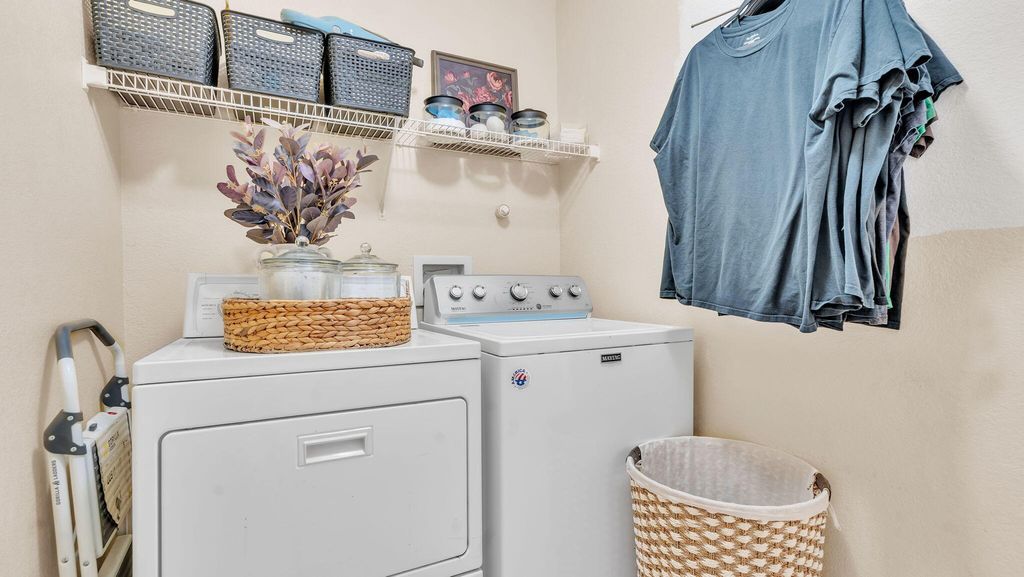 Image 30 of property listing at 7616 Blue Avena Avenue SW, Albuquerque, NM 87121