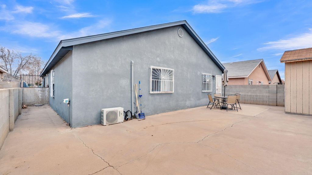 Image 36 of property listing at 7616 Blue Avena Avenue SW, Albuquerque, NM 87121