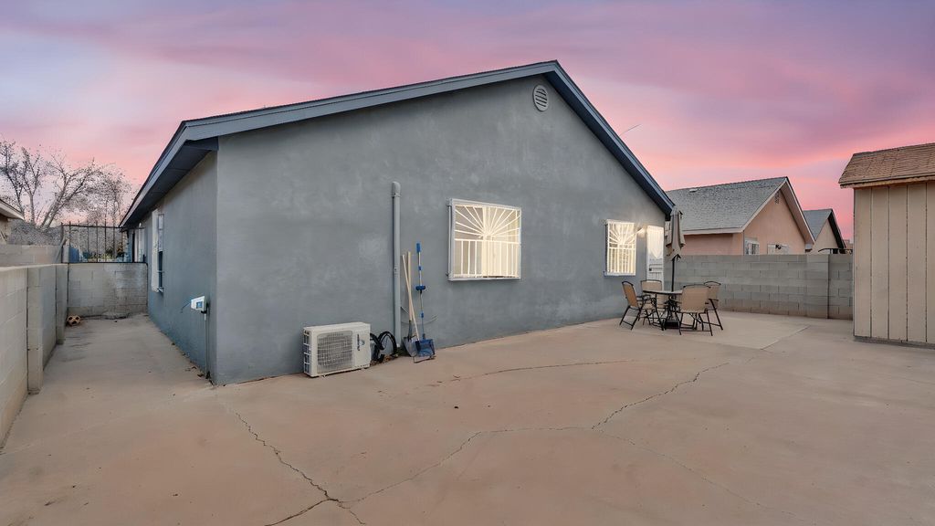 Image 37 of property listing at 7616 Blue Avena Avenue SW, Albuquerque, NM 87121