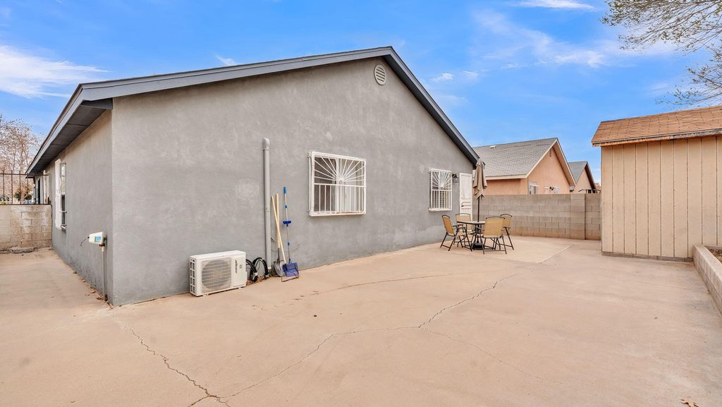 Image 38 of property listing at 7616 Blue Avena Avenue SW, Albuquerque, NM 87121