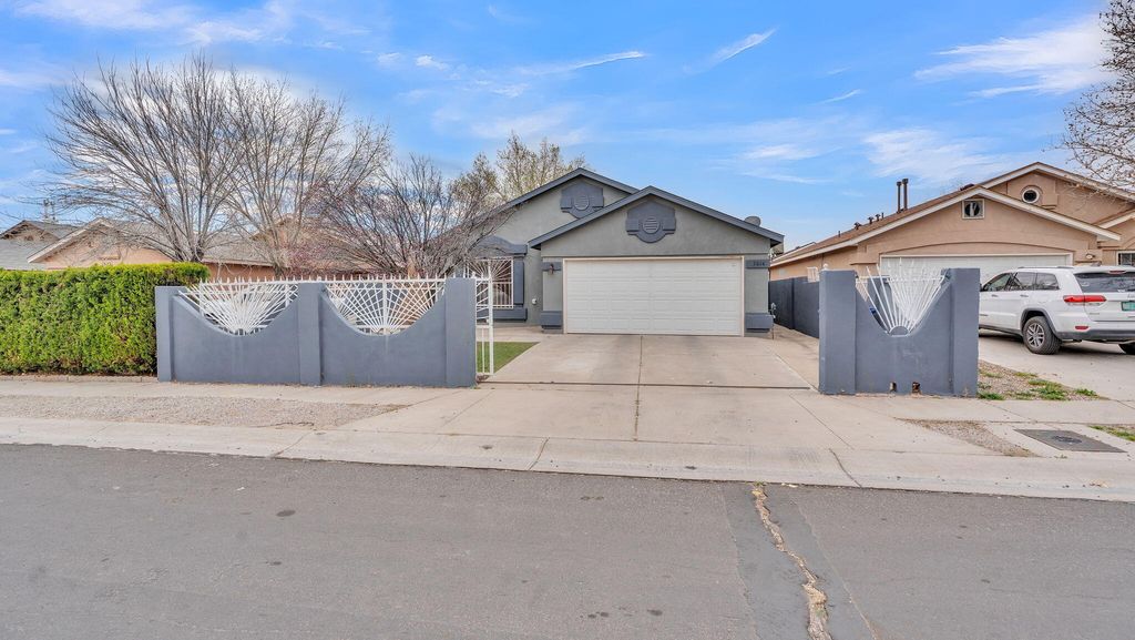 Image 5 of property listing at 7616 Blue Avena Avenue SW, Albuquerque, NM 87121