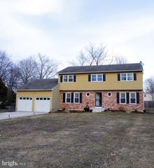 4 BLUE RIDGE DR, Ewing, NJ 08638