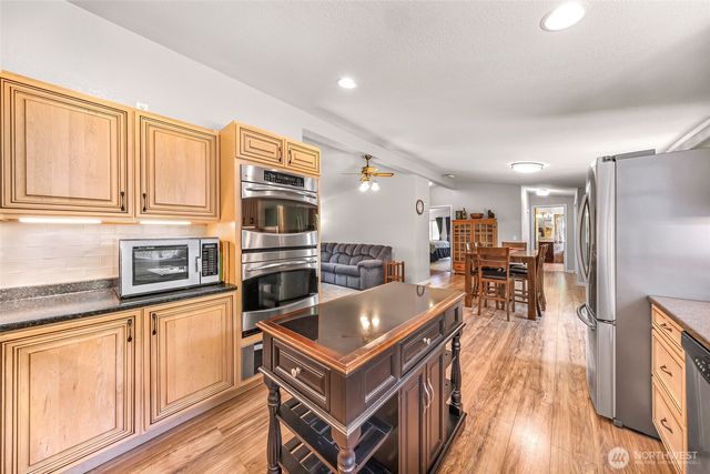 846 Deep Valley Drive, Maple Falls, WA 98266