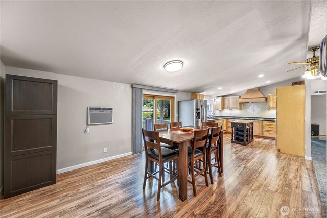 846 Deep Valley Drive, Maple Falls, WA 98266