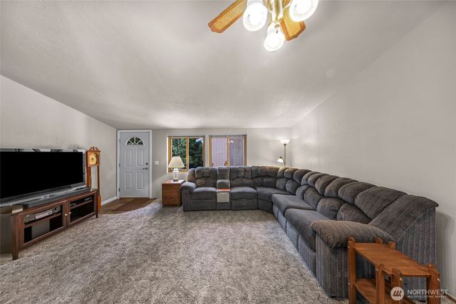 846 Deep Valley Drive, Maple Falls, WA 98266