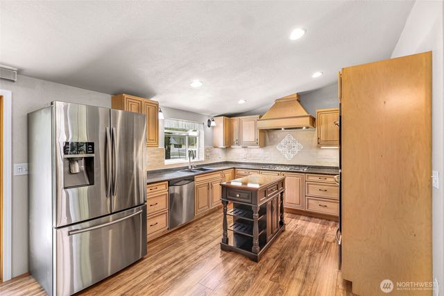 846 Deep Valley Drive, Maple Falls, WA 98266