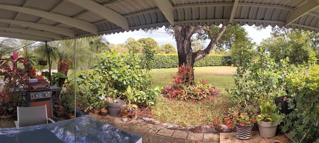 1024 S Oakridge Circle, Lake Worth, FL 33462