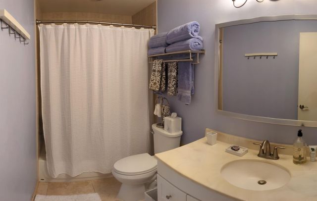 1024 S Oakridge Circle, Lake Worth, FL 33462