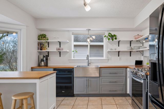 1063 Aspen Lane, Lino Lakes, MN 55014