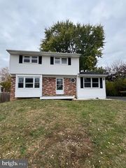 424 BREWSTER DR, Newark, DE 19711