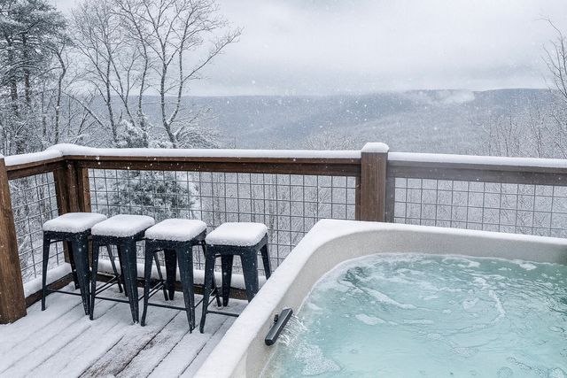 2007 Laurel Lake Dr, Monteagle, TN 37356