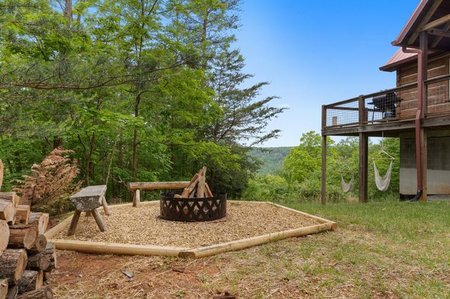 2007 Laurel Lake Dr, Monteagle, TN 37356