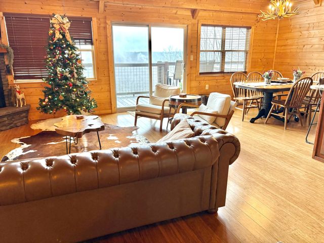 2007 Laurel Lake Dr, Monteagle, TN 37356