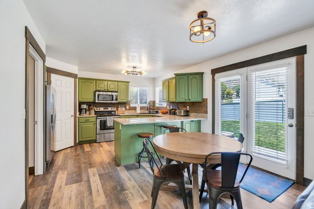 459 S LOADER AVE, Pleasant Grove, UT 84062