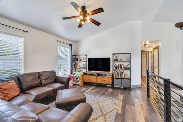 459 S LOADER AVE, Pleasant Grove, UT 84062