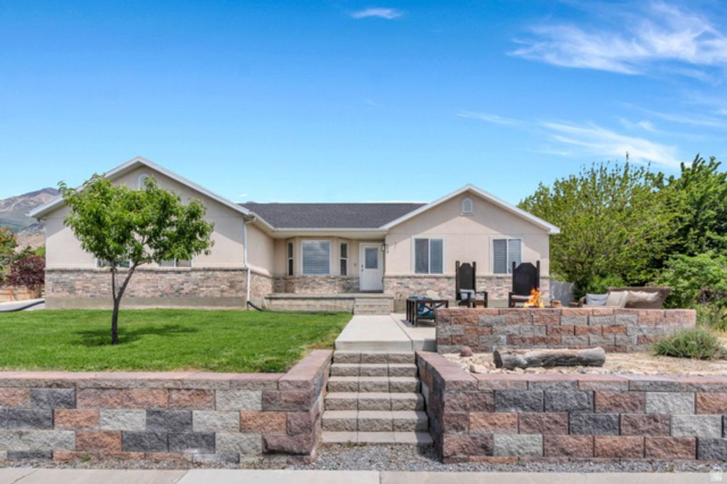 459 S LOADER AVE, Pleasant Grove, UT 84062