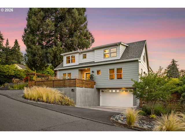 905 LAUREL St, Lake Oswego, OR 97034