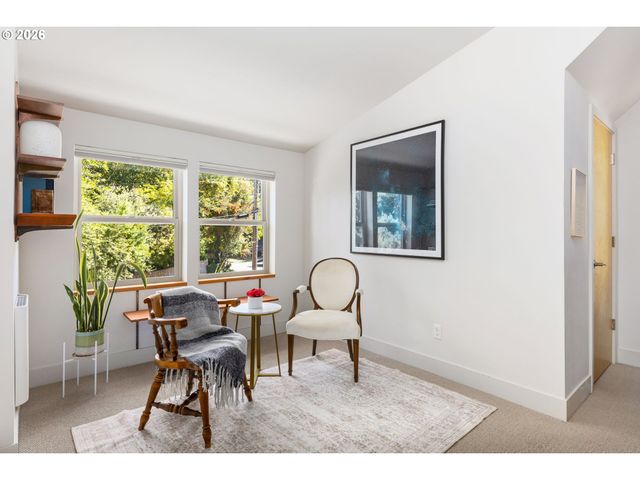 905 LAUREL St, Lake Oswego, OR 97034