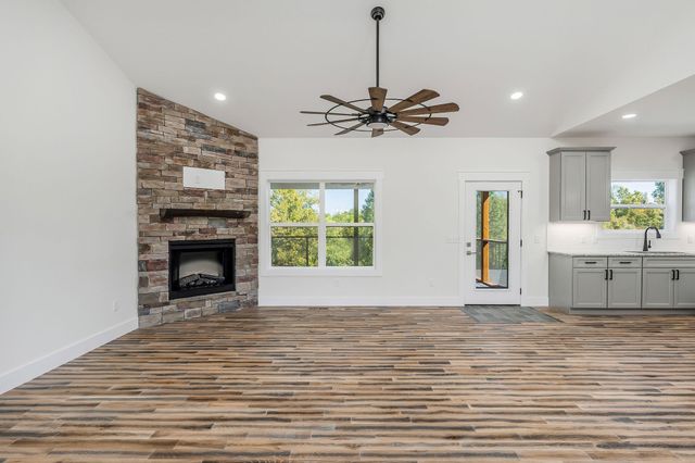 9345 Fox Hill Rd, Baxter, TN 38544