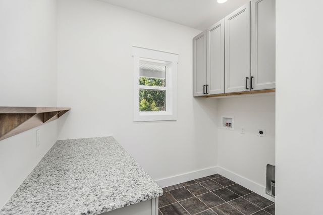 9345 Fox Hill Rd, Baxter, TN 38544