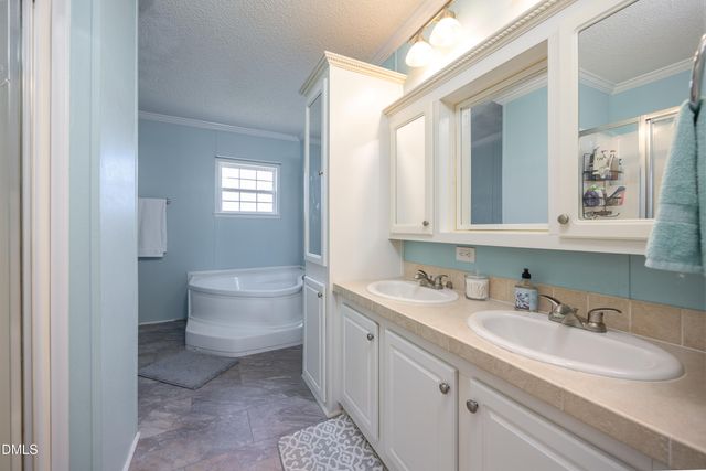 2304 5 Bridge Road, Clinton, NC 28328