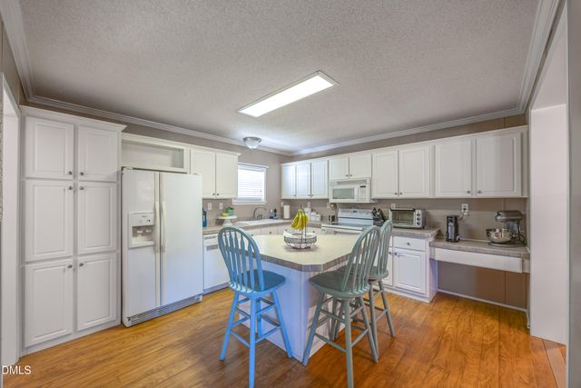 2304 5 Bridge Road, Clinton, NC 28328