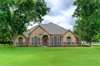 613 W Aurora Vista Trail, Aurora, TX 76078