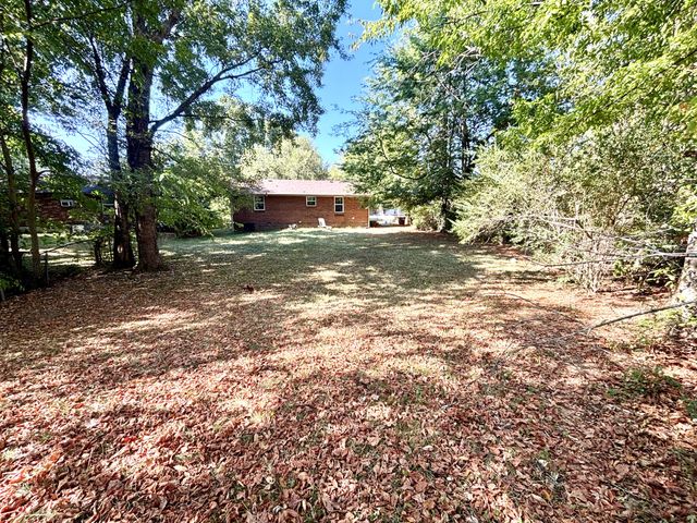 623 Lafayette Rd, Clarksville, TN 37042