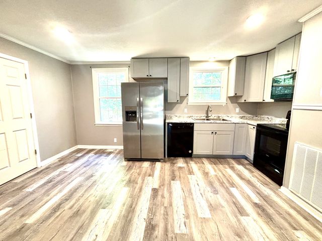 623 Lafayette Rd, Clarksville, TN 37042