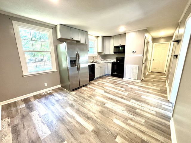 623 Lafayette Rd, Clarksville, TN 37042