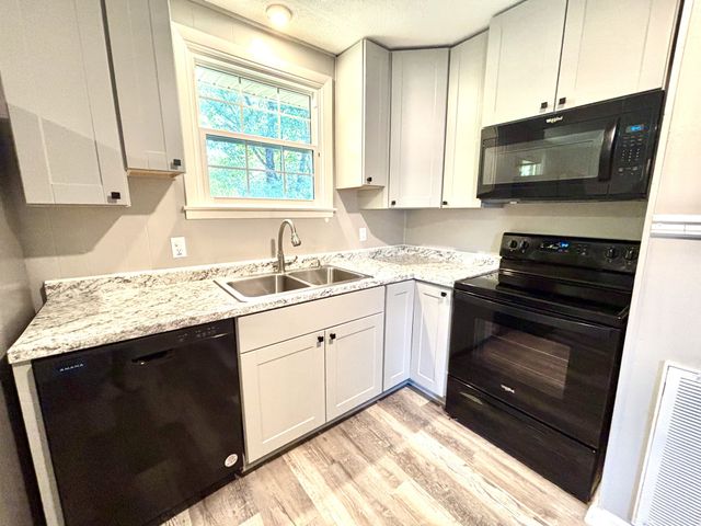 623 Lafayette Rd, Clarksville, TN 37042
