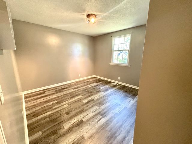 623 Lafayette Rd, Clarksville, TN 37042
