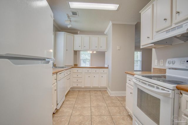 727 Bremen Ave, Pensacola, FL 32507