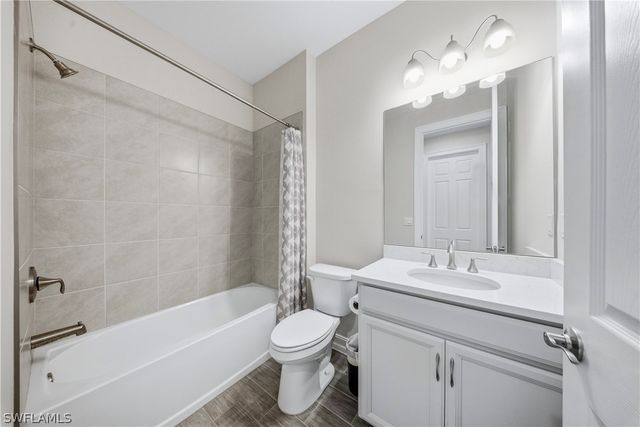 1059 Enbrook LOOP, Naples, FL 34114