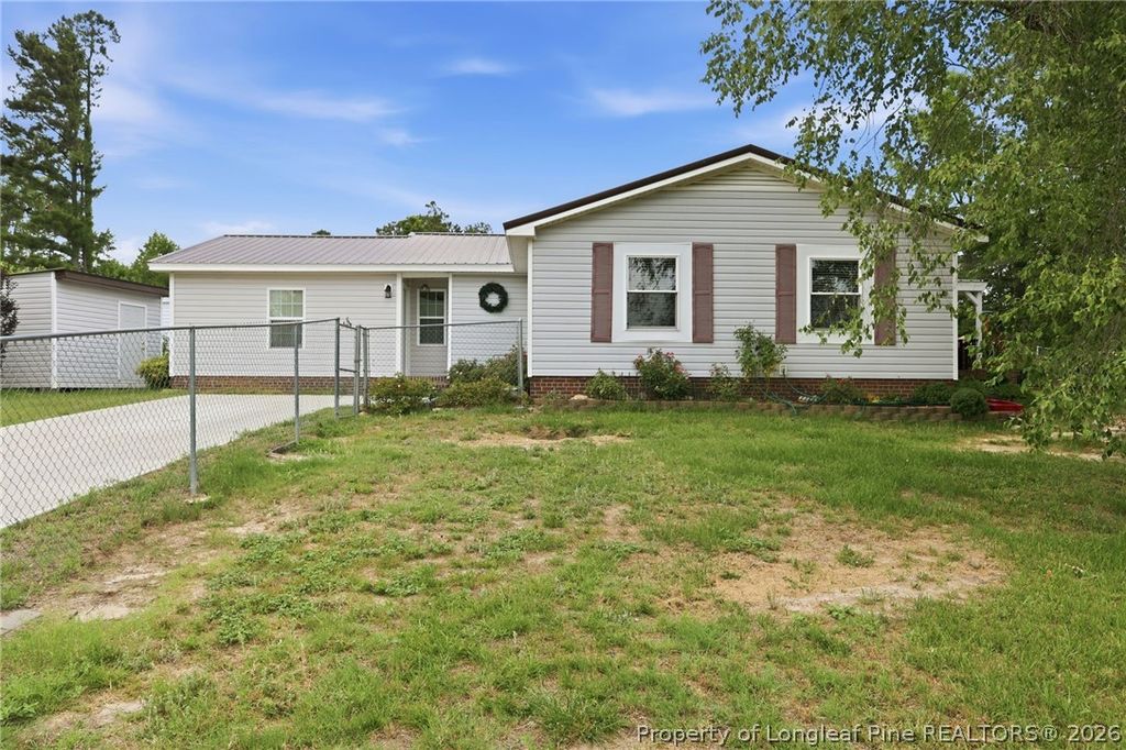 16 Crestview Place, Spring Lake, NC 28390 — exterior