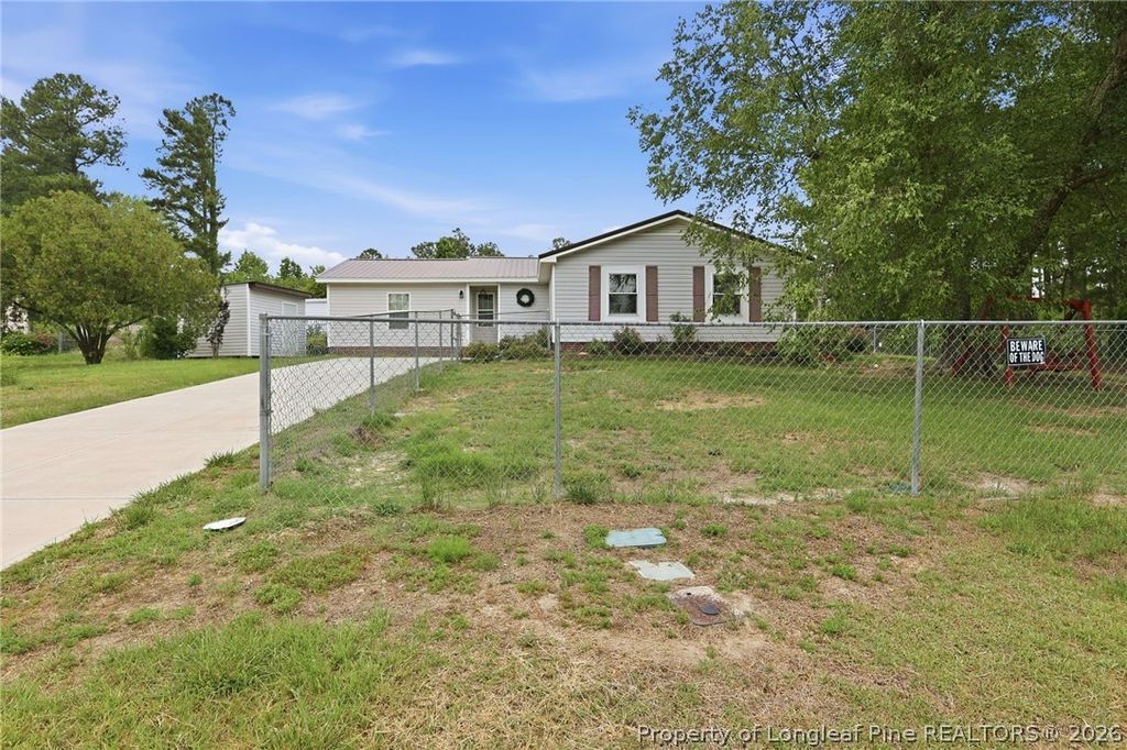 16 Crestview Place, Spring Lake, NC 28390 — photo 2