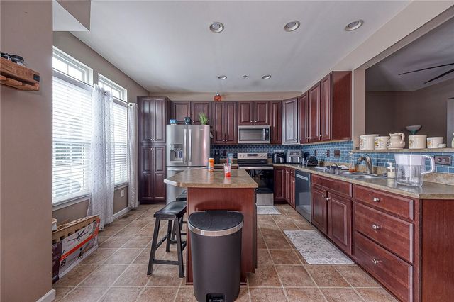 137 Lewisham Rd, Cranberry Twp, PA 16066