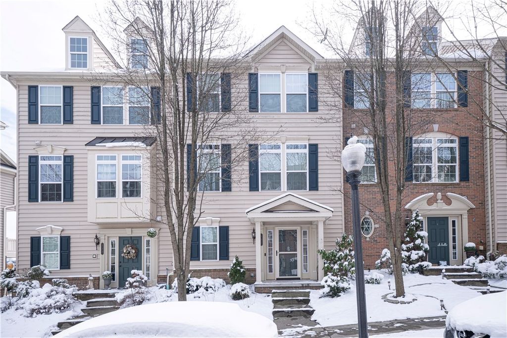 137 Lewisham Rd, Cranberry Twp, PA 16066