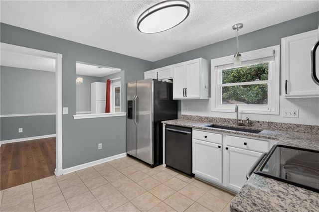 4304 Chesapeake Trace NW, Acworth, GA 30101